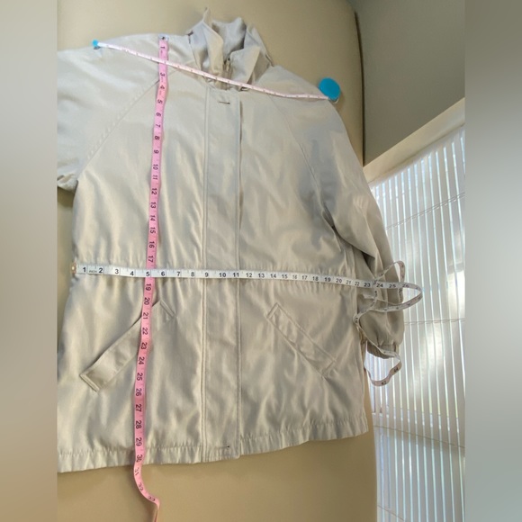 London Fog Coat - Picture 4 of 13